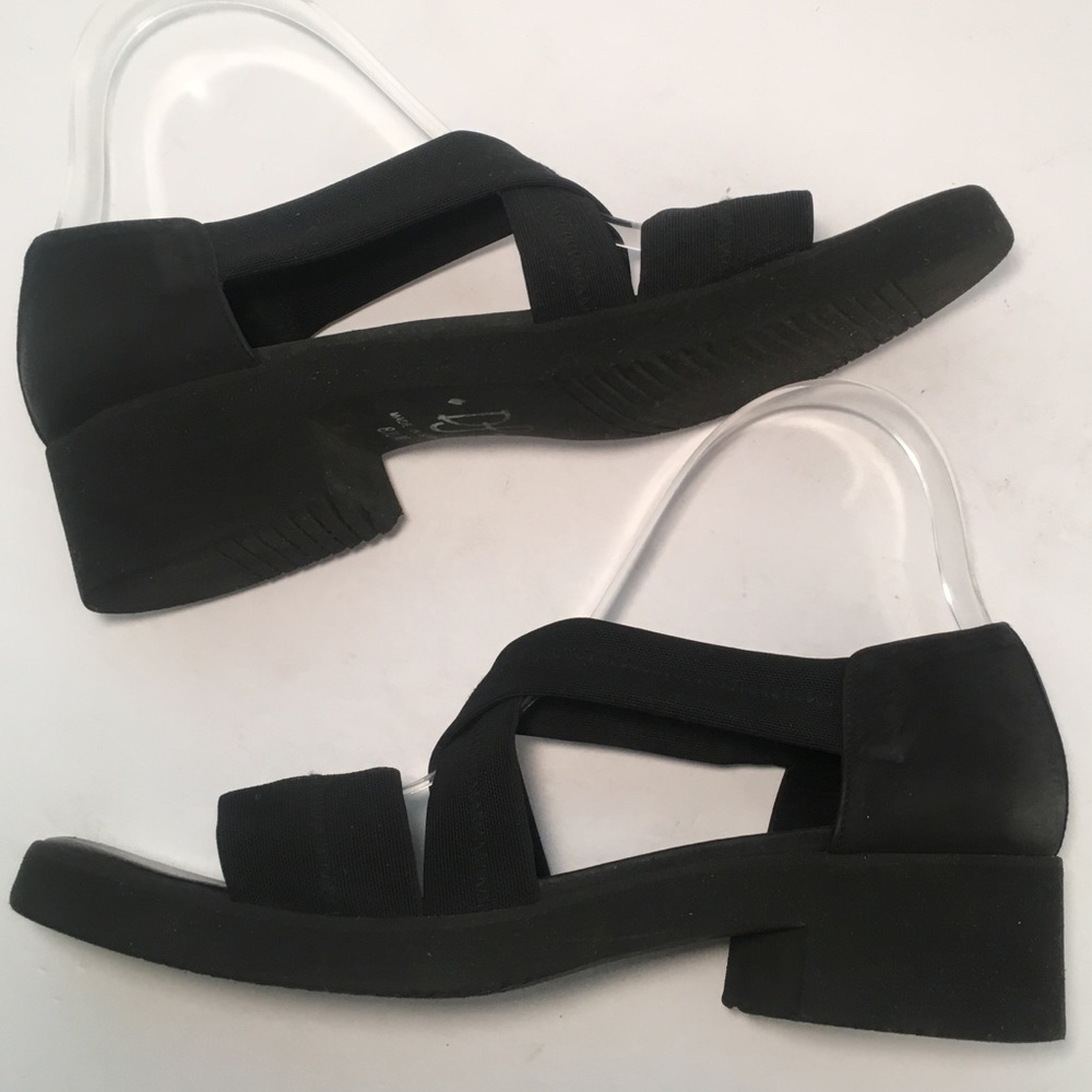 DONALD J PLINER BLACK MESH ELASTIC WEDGE